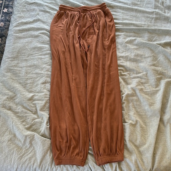 Rust Ribbed Lounge Pants - Picture 2 of 2
